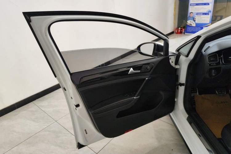 Used Volkswagen Golf 2020 280TSI DSG R-Line Version Interior 12