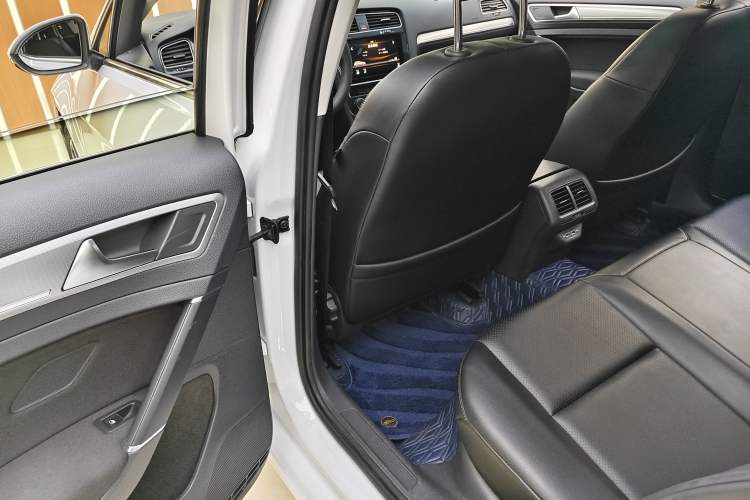 Used Volkswagen Golf 2020 200TSI DSG Comfortable and Ambitious Edition Interior 12