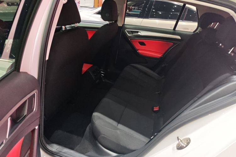 Used Volkswagen Golf 2020 Zhiai Edition 200TSI DSG Comfortable & Ambitious Version Interior 2