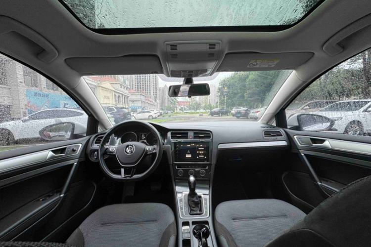 Used Volkswagen Golf 2020 Zhiai Edition 280TSI DSG Comfort Model Interior 2