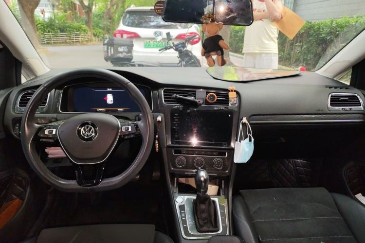 Used Volkswagen Golf 2020 Zhiai Edition 280TSI DSG Luxury Model Interior 2