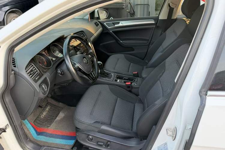 Used Volkswagen Golf 2020 280TSI DSG Comfort Version Interior 2
