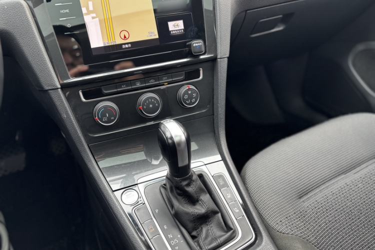 Used Volkswagen Golf 2020 280TSI DSG Comfort Version Interior 2
