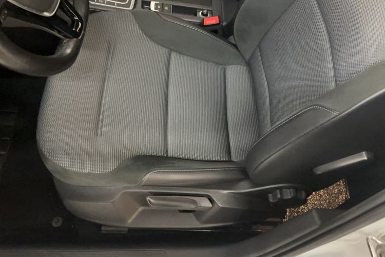 Used Volkswagen Golf 2020 Zhiai Edition 280TSI DSG Comfort Model Interior 2