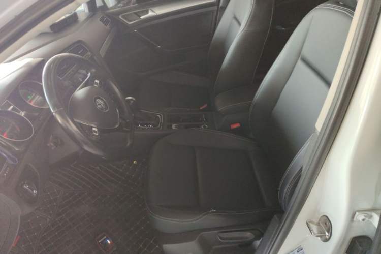 Used Volkswagen Golf 2020 200TSI DSG Comfortable and Ambitious Edition Interior 2