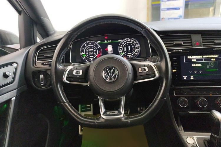 Used Volkswagen Golf 2020 280TSI DSG R-Line Version Interior 2