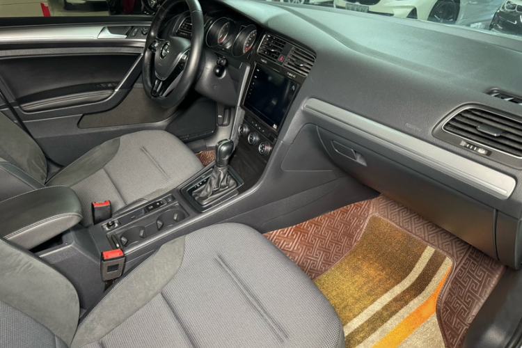 Used Volkswagen Golf 2020 Zhiai Edition 280TSI DSG Comfort Model Interior 2