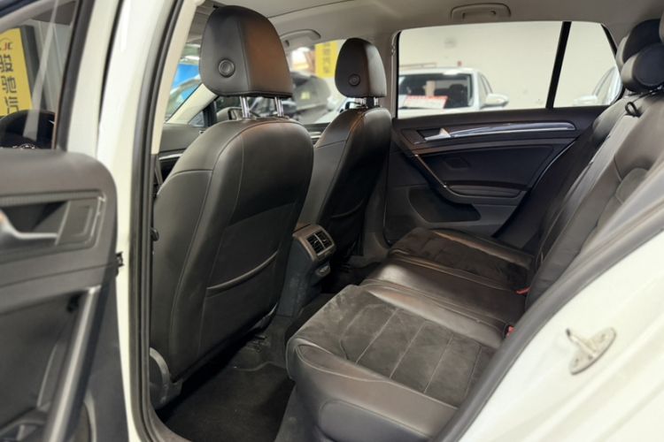 Used Volkswagen Golf 2020 280TSI DSG Luxury Edition Interior 2