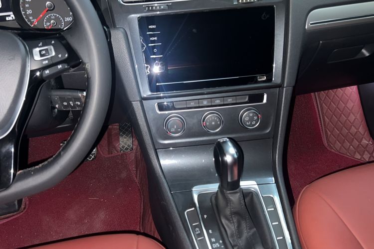 Used Volkswagen Golf 2020 280TSI DSG Comfort Version Interior 2
