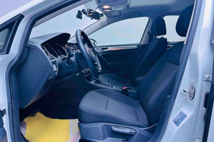 Used Volkswagen Golf 2020 Zhiai Edition 200TSI DSG Comfortable & Ambitious Version Interior 2