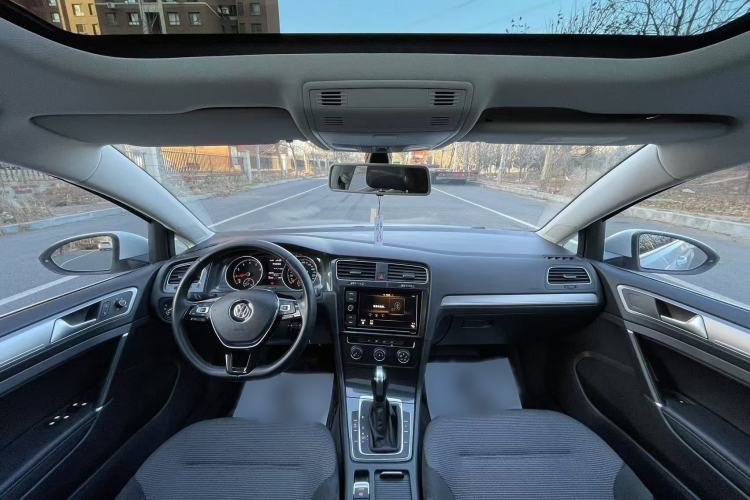 Used Volkswagen Golf 2020 280TSI DSG Comfort Version Interior 2