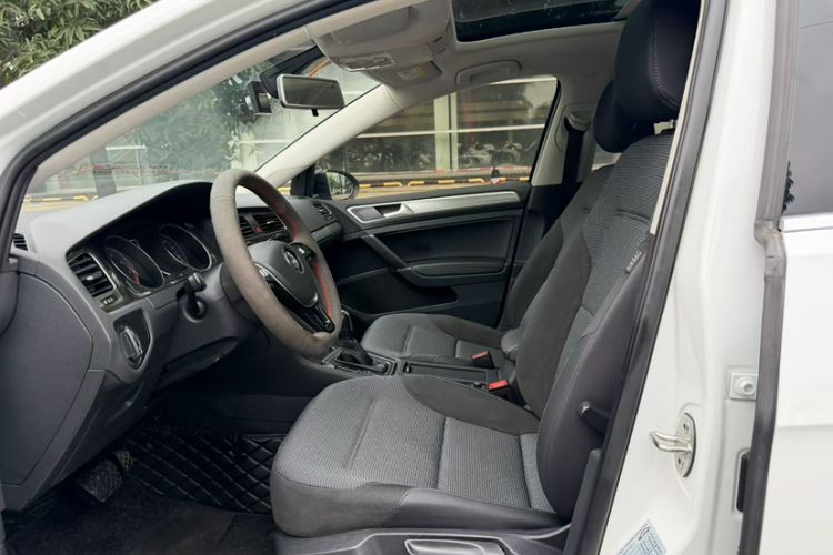 Used Volkswagen Golf 2020 Zhiai Edition 280TSI DSG Comfort Model Interior 2
