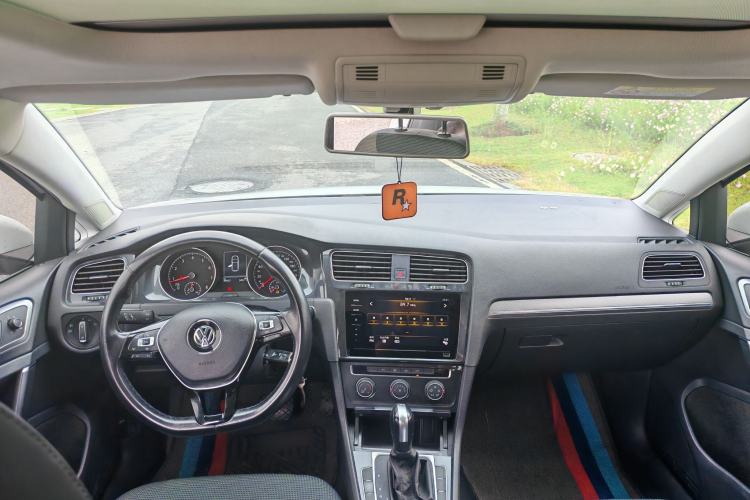 Used Volkswagen Golf 2020 280TSI DSG Comfort Version Interior 3