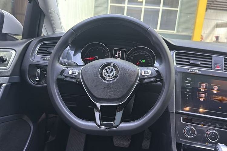 Used Volkswagen Golf 2020 Zhiai Edition 280TSI DSG Comfort Model Interior 3