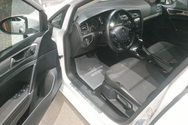 Used Volkswagen Golf 2020 280TSI DSG Comfort Version Interior 3