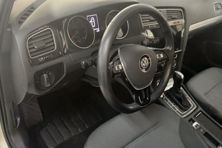 Used Volkswagen Golf 2020 Zhiai Edition 280TSI DSG Comfort Model Interior 3