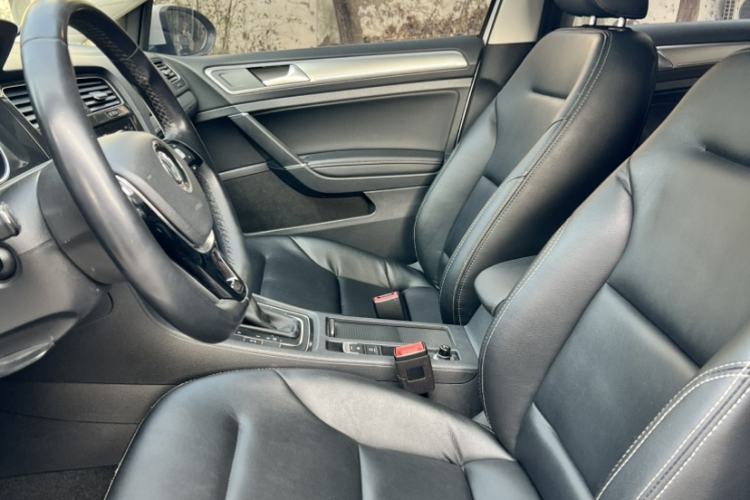 Used Volkswagen Golf 2020 280TSI DSG Comfort Version Interior 3
