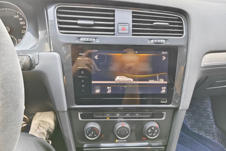Used Volkswagen Golf 2020 200TSI DSG Comfortable and Ambitious Edition Interior 3