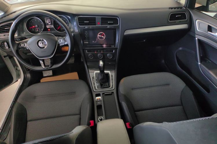 Used Volkswagen Golf 2020 280TSI DSG Comfort Version Interior 3
