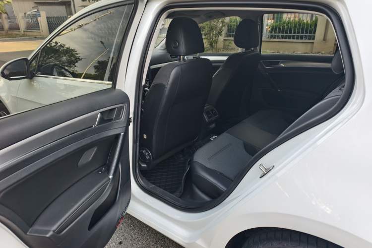 Used Volkswagen Golf 2020 280TSI DSG Comfort Version Interior 3