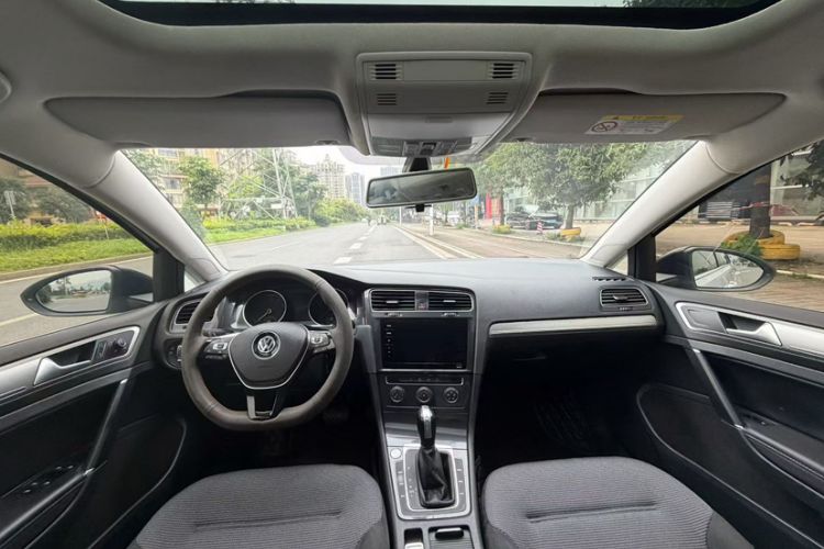 Used Volkswagen Golf 2020 Zhiai Edition 280TSI DSG Comfort Model Interior 3