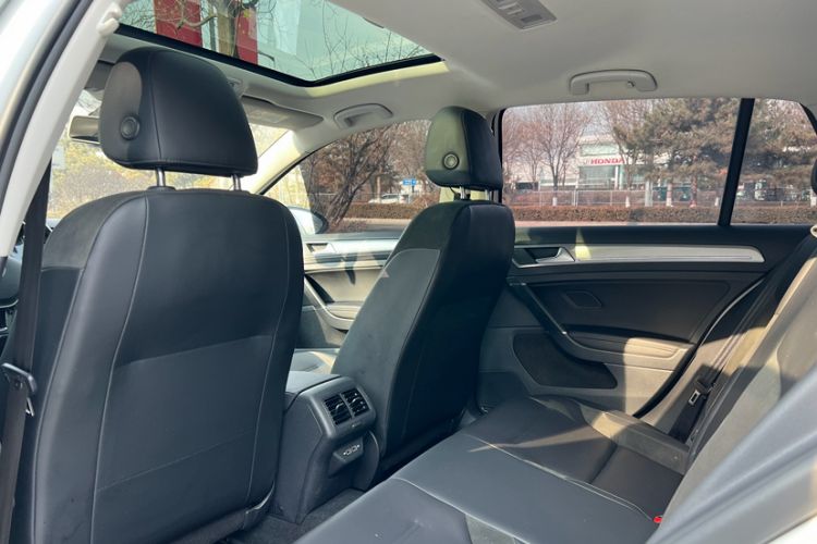 Used Volkswagen Golf 2020 280TSI DSG Comfort Version Interior 4