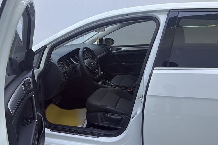 Used Volkswagen Golf 2020 Zhiai Edition 280TSI DSG Comfort Model Interior 4