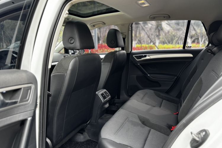 Used Volkswagen Golf 2020 280TSI DSG Comfort Version Interior 4