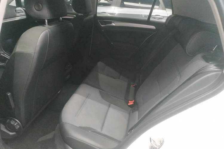 Used Volkswagen Golf 2020 280TSI DSG Comfort Version Interior 4