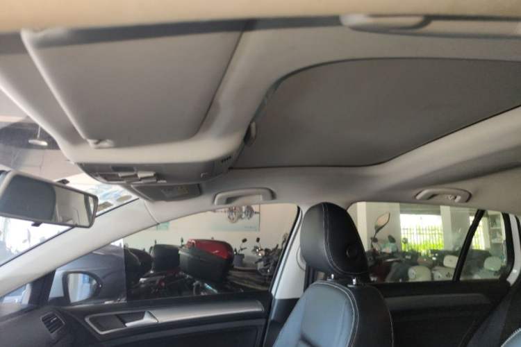 Used Volkswagen Golf 2020 200TSI DSG Comfortable and Ambitious Edition Interior 4