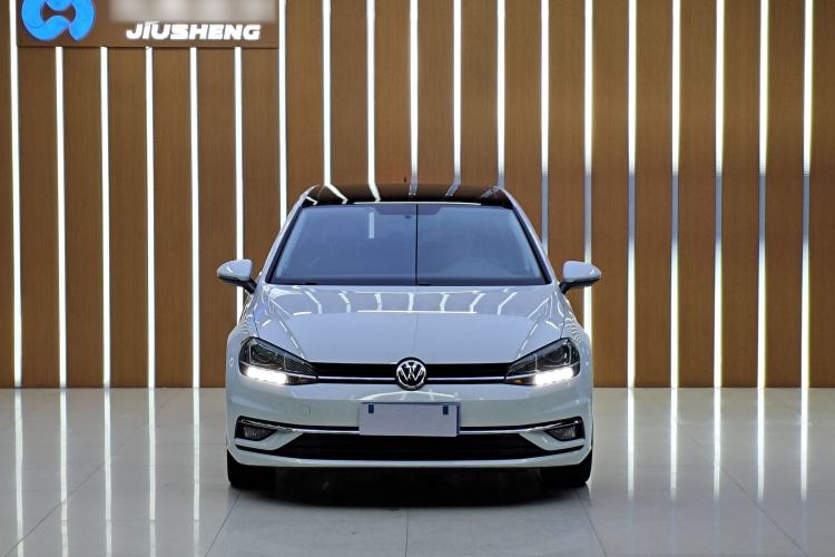 Used Volkswagen Golf 2020 200TSI DSG Comfortable and Ambitious Edition Interior 4