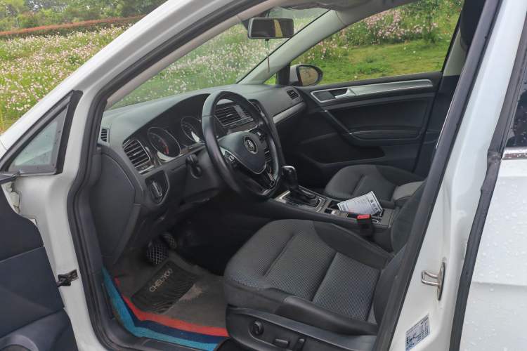 Used Volkswagen Golf 2020 280TSI DSG Comfort Version Interior 5