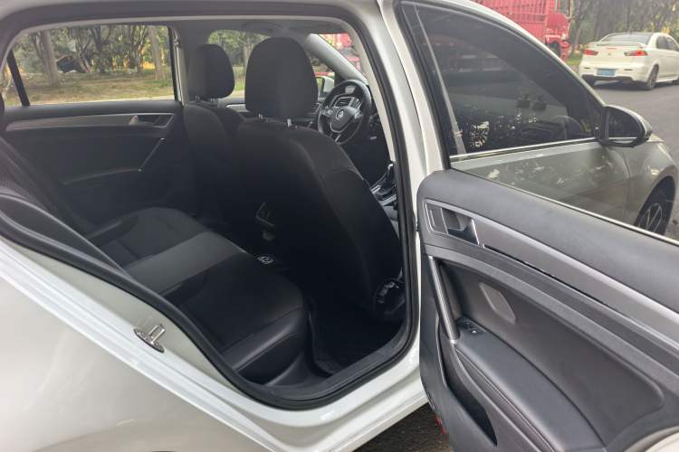 Used Volkswagen Golf 2020 280TSI DSG Comfort Version Interior 5
