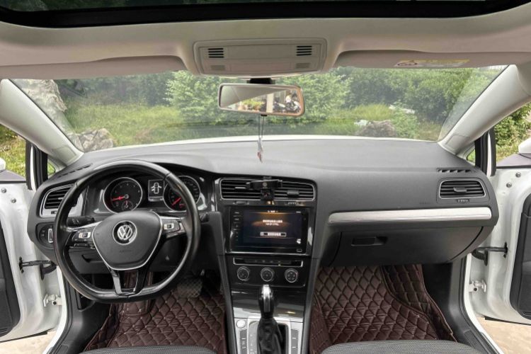 Used Volkswagen Golf 2020 Zhiai Edition 280TSI DSG Comfort Model Interior 5
