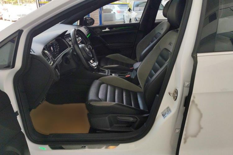 Used Volkswagen Golf 2020 280TSI DSG R-Line Version Interior 5