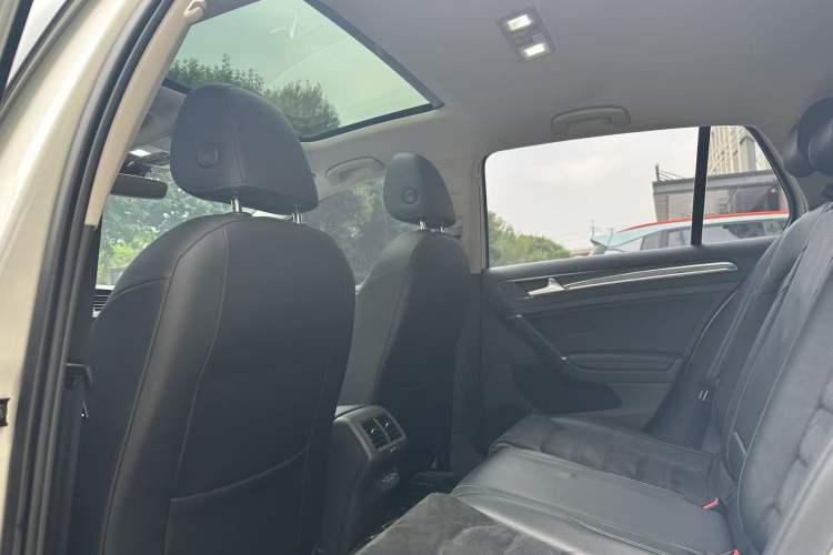 Used Volkswagen Golf 2020 Zhiai Edition 280TSI DSG Luxury Model Interior 5