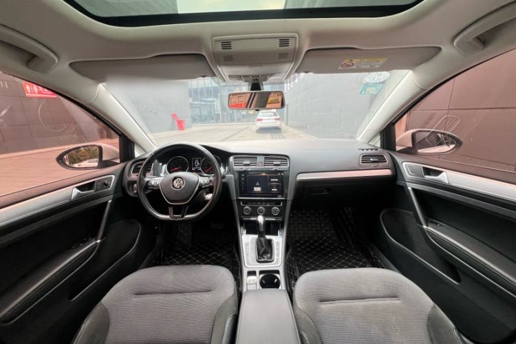 Used Volkswagen Golf 2020 280TSI DSG Comfort Version Interior 5