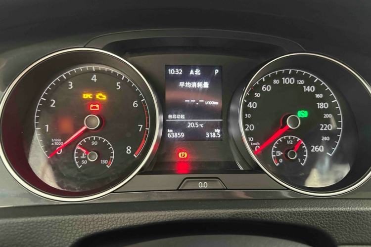 Used Volkswagen Golf 2020 200TSI DSG Comfortable and Ambitious Edition Interior 6