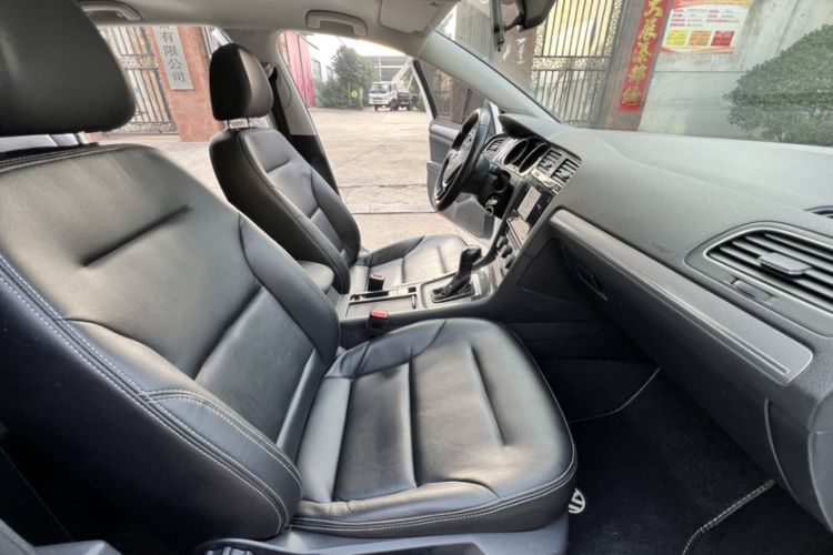 Used Volkswagen Golf 2020 280TSI DSG Comfort Version Interior 6