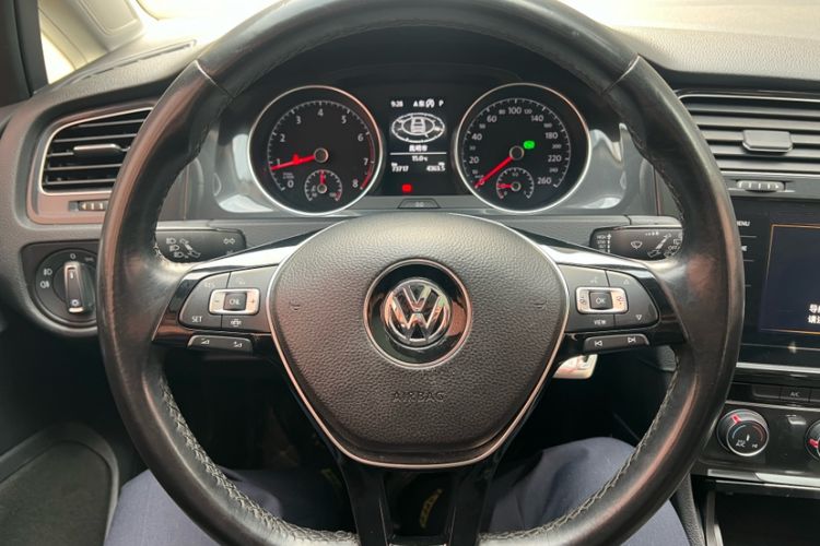Used Volkswagen Golf 2020 280TSI DSG Comfort Version Interior 6