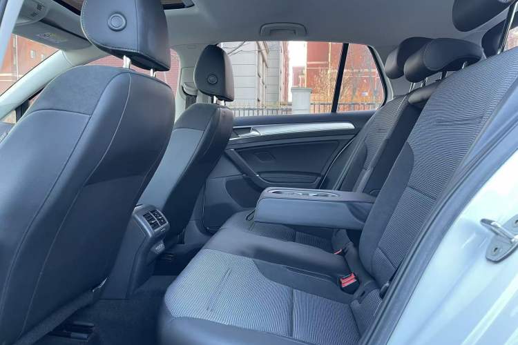 Used Volkswagen Golf 2020 280TSI DSG Comfort Version Interior 6