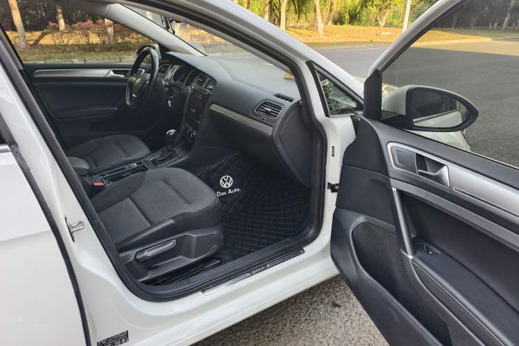 Used Volkswagen Golf 2020 280TSI DSG Comfort Version Interior 6