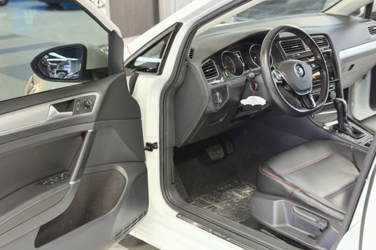 Used Volkswagen Golf 2020 Zhiai Edition 280TSI DSG Comfort Model Interior 7