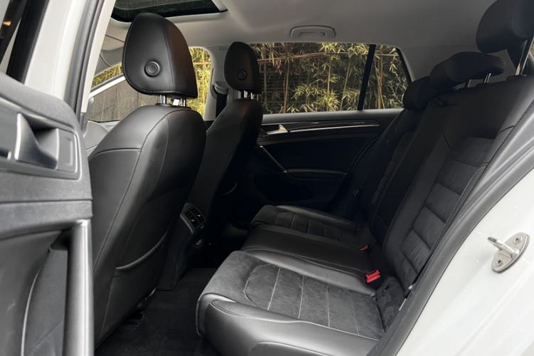 Used Volkswagen Golf 2020 280TSI DSG Luxury Edition Interior 7
