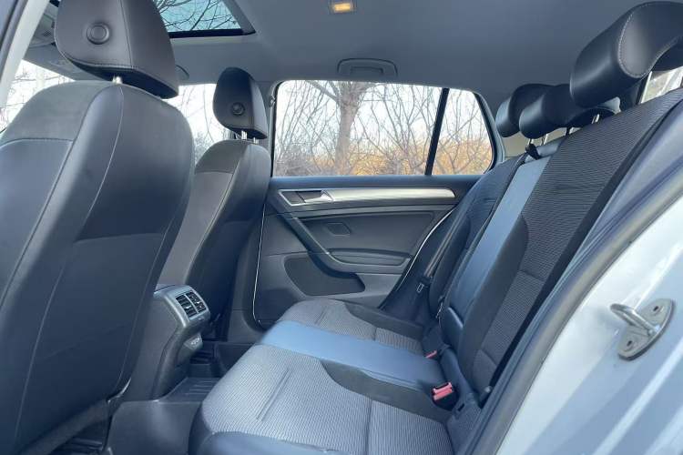 Used Volkswagen Golf 2020 280TSI DSG Comfort Version Interior 7