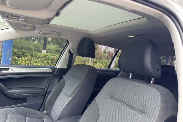 Used Volkswagen Golf 2020 280TSI DSG Comfort Version Interior 9