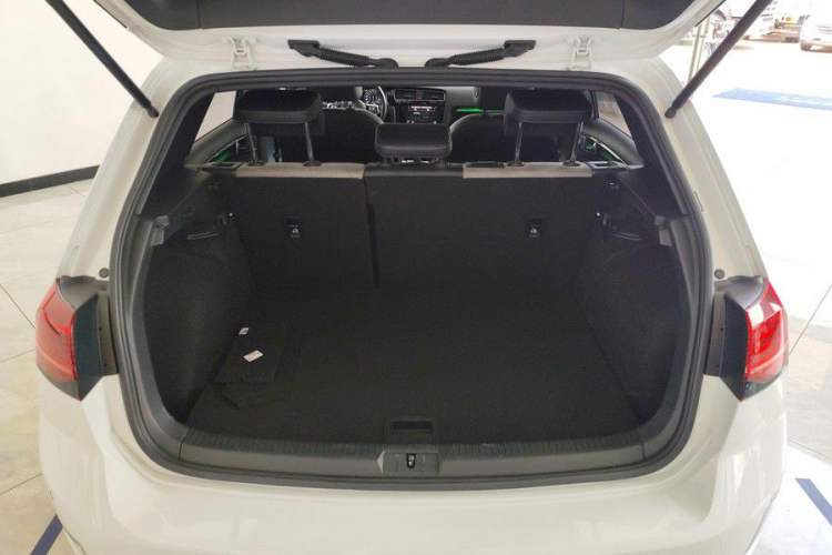 Used Volkswagen Golf 2020 280TSI DSG R-Line Version Interior 9