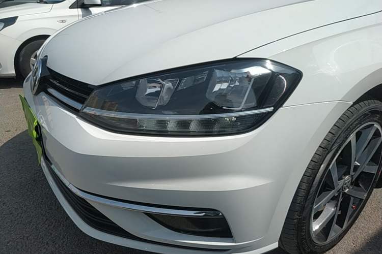 Used Volkswagen Golf 2020 Zhiai Edition 200TSI DSG Comfortable & Ambitious Version Left Front Headlight
