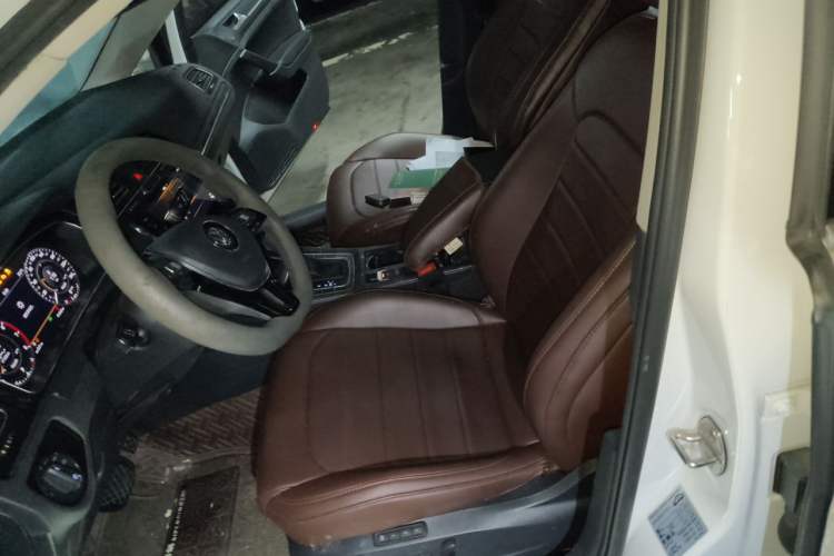 Used Volkswagen Golf 2020 Zhiai Edition 280TSI DSG Luxury Model Left Front Seat