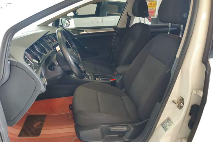 Used Volkswagen Golf 2020 Zhiai Edition 200TSI DSG Comfortable & Ambitious Version Left Front Seat